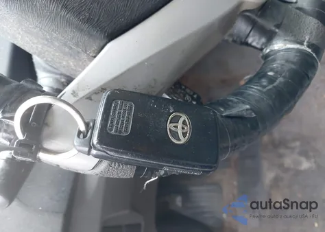 2010 Toyota Prius Iv z USA, uszkodzony, nr VIN JTDKN3DU2A0032006